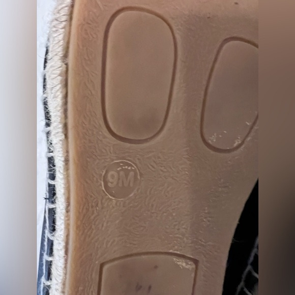 VINCE SOFT LEATHER CANVAS SLIP ONS - Picture 2 of 6